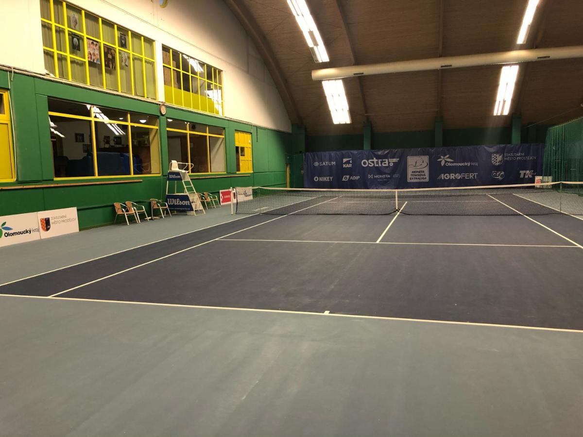 Hotel Tennis Club Prostějov Εξωτερικό φωτογραφία