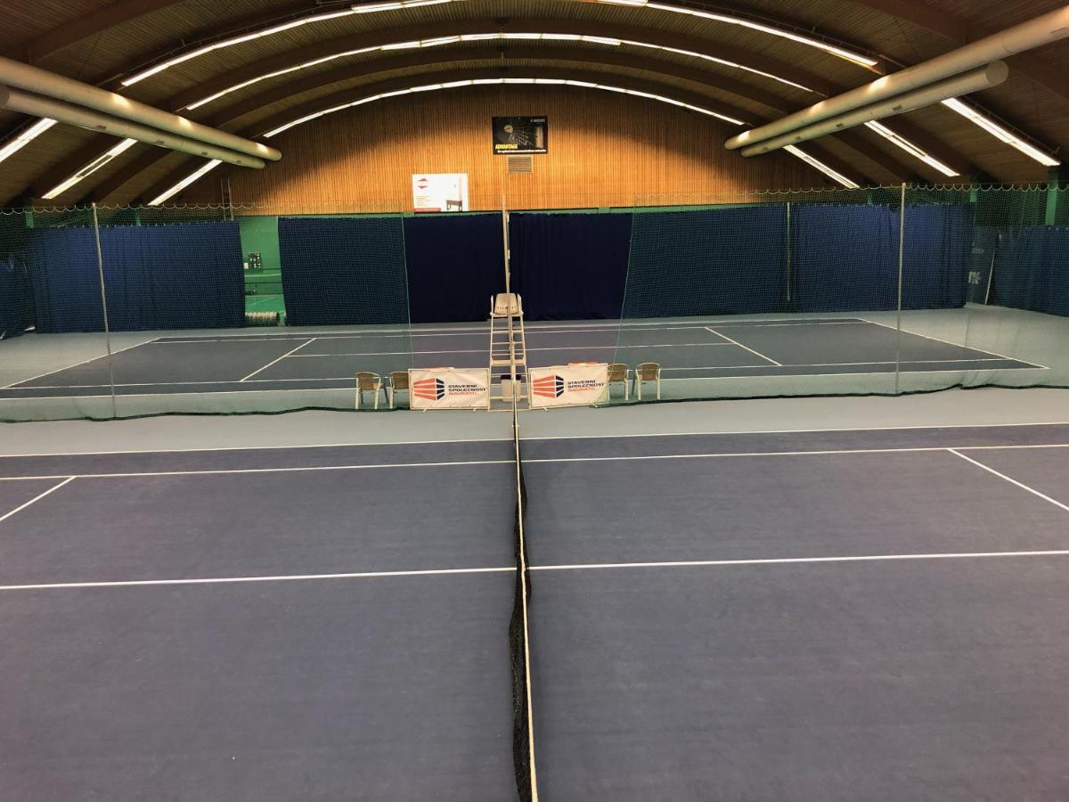 Hotel Tennis Club Prostějov Εξωτερικό φωτογραφία